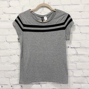 Divided by H&M charcoal gray  tee sz S